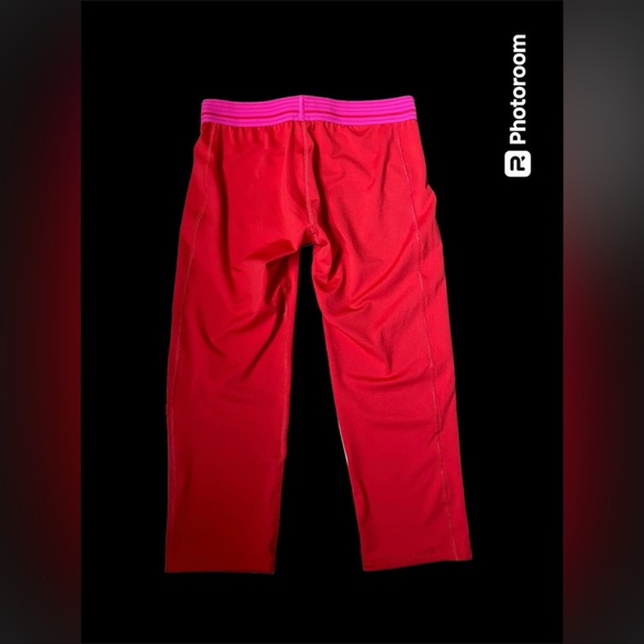 Under Armour - Picture 2 of 3